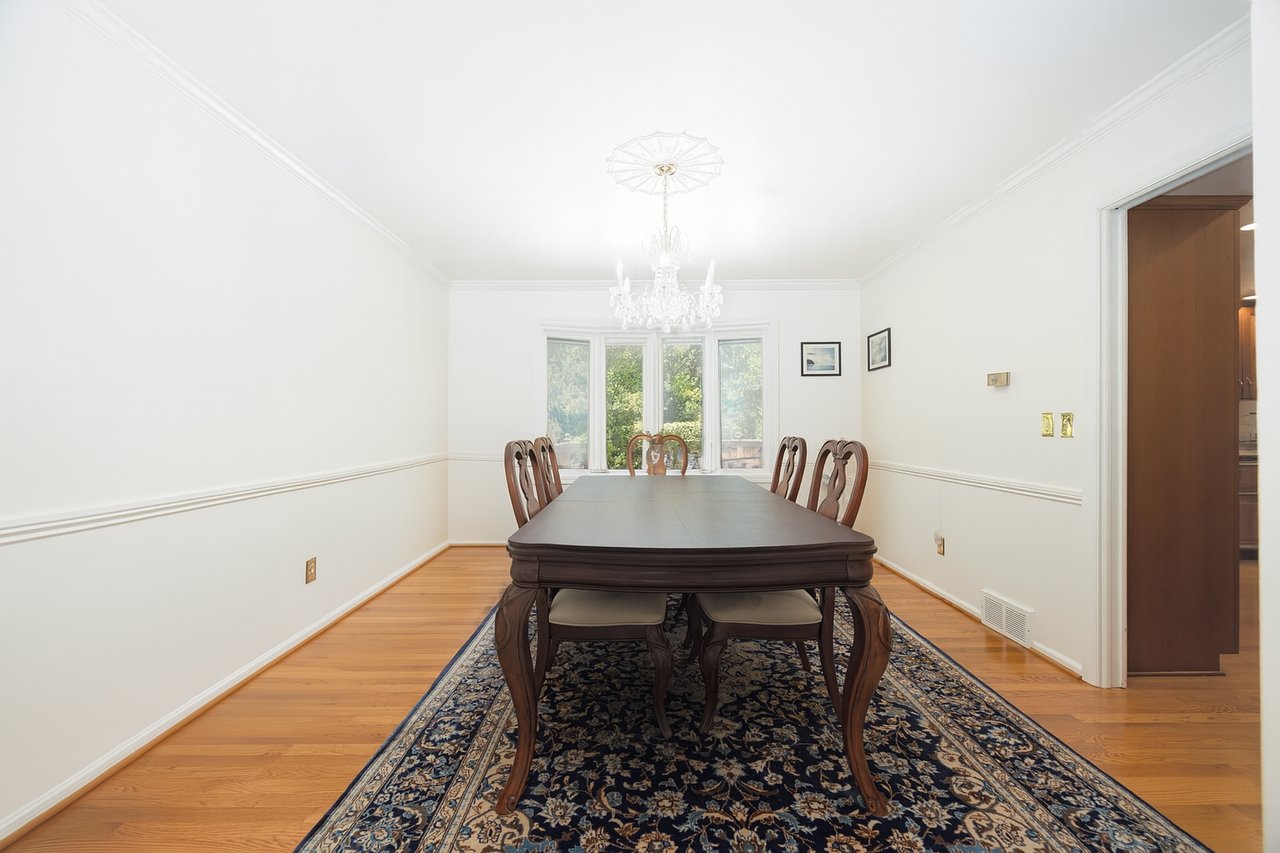 2560 CHARTWELL RD, UPPER ARLINGTON, OH 43220