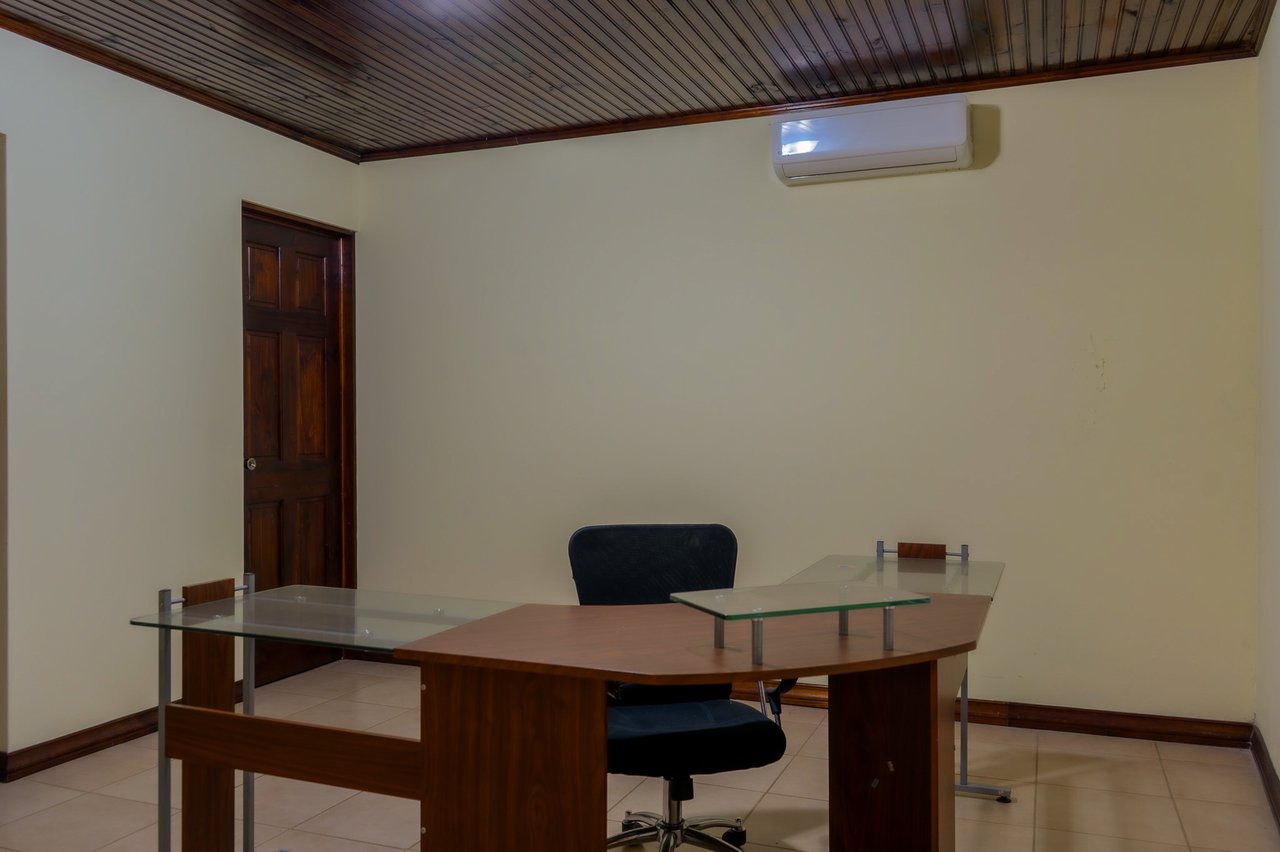 Ready for operations | Office building in downtown San Isidro