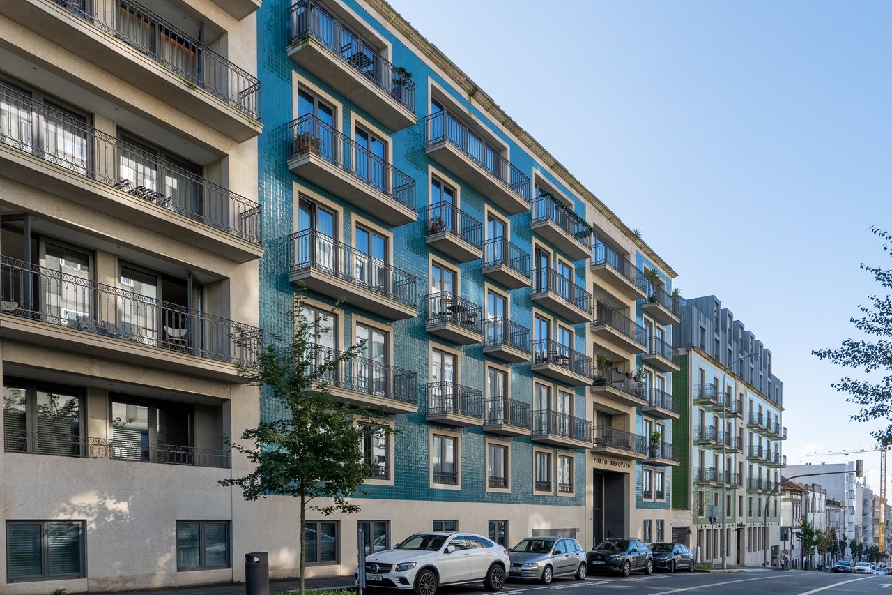 Modern Two-Bedroom Duplex Apartment in Porto