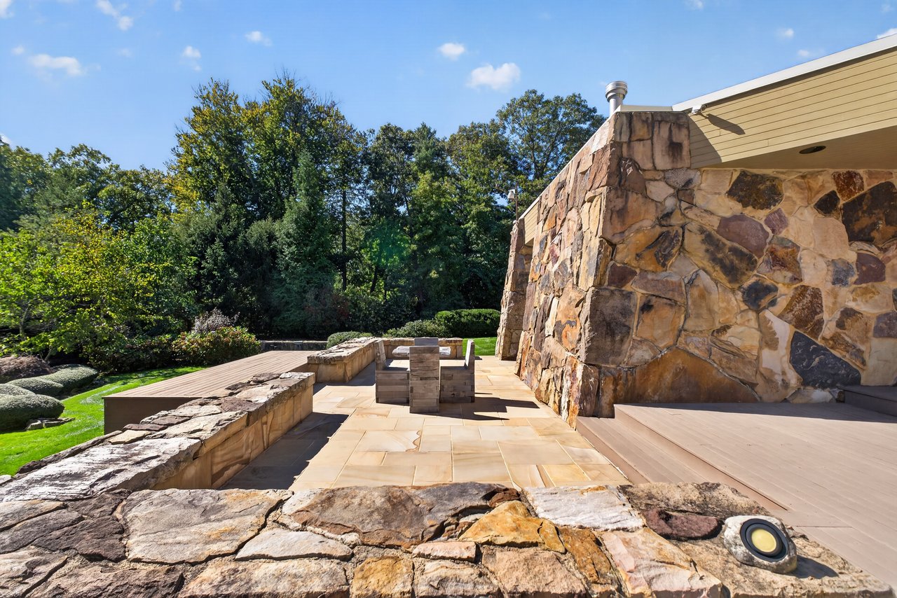 15 Horseshoe Road (Long Island)