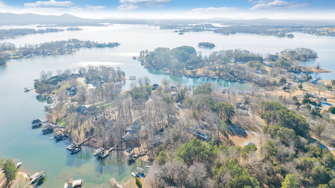 100 Sandpiper DR