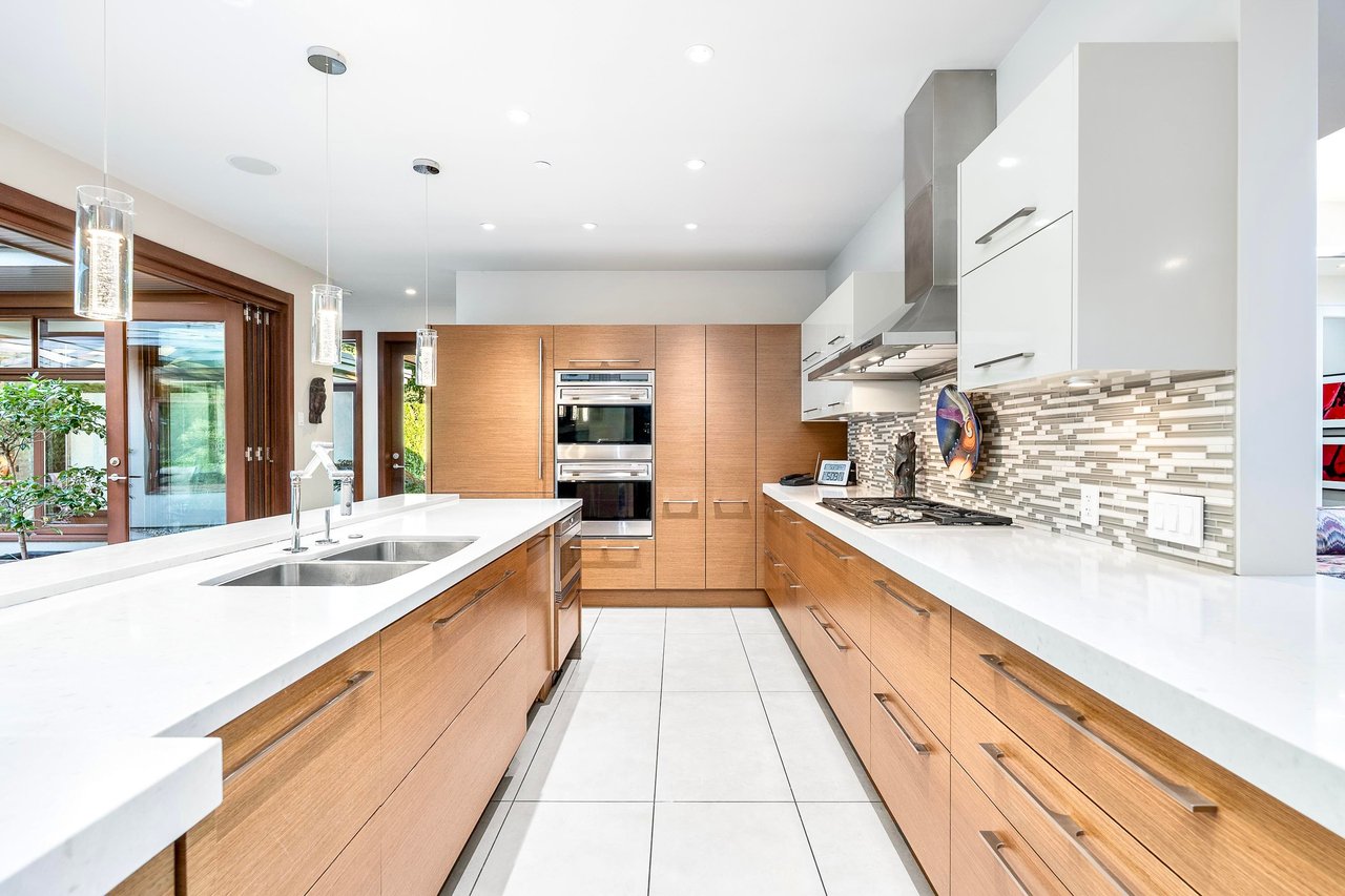 389 MOYNE DR