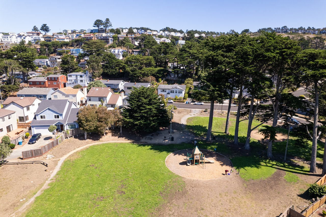 207 Beverly Pl