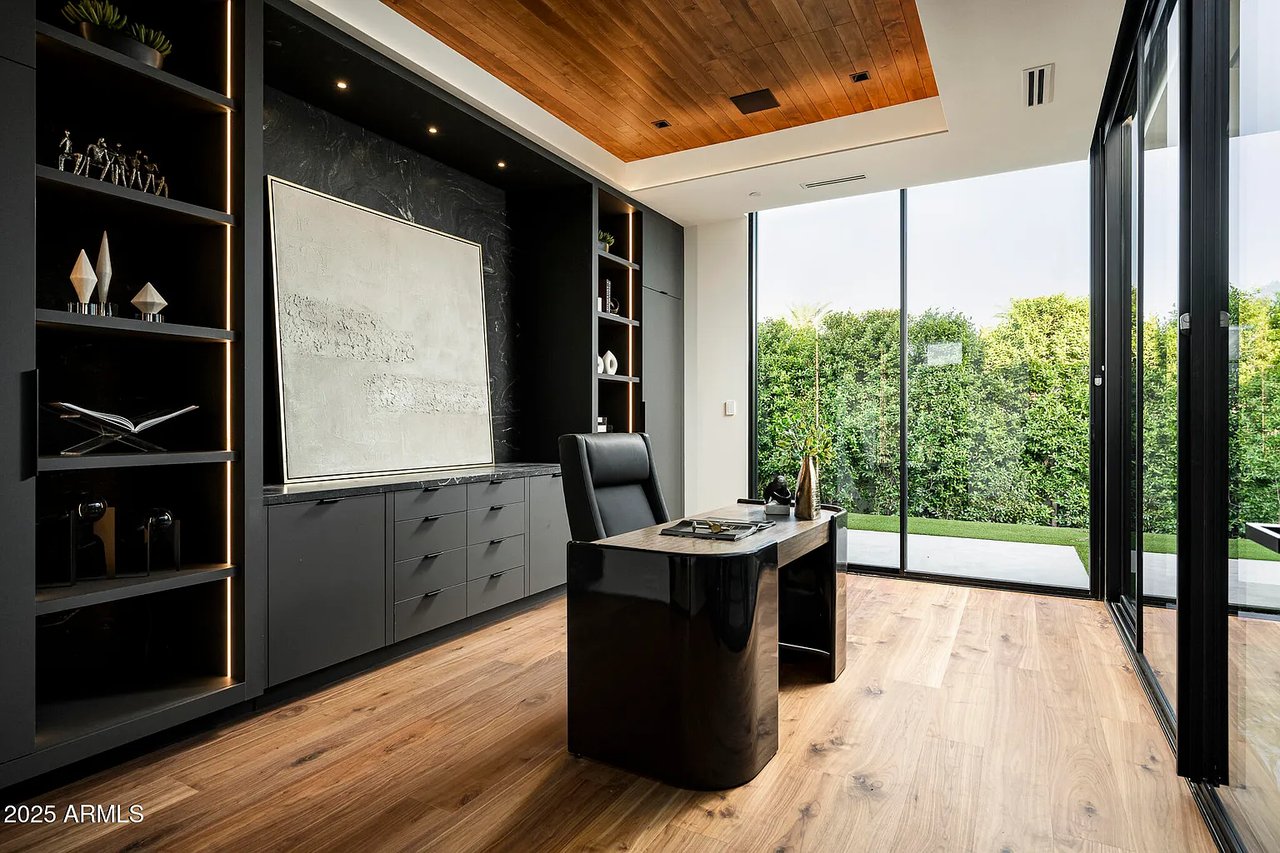 6911 E Jackrabbit Rd