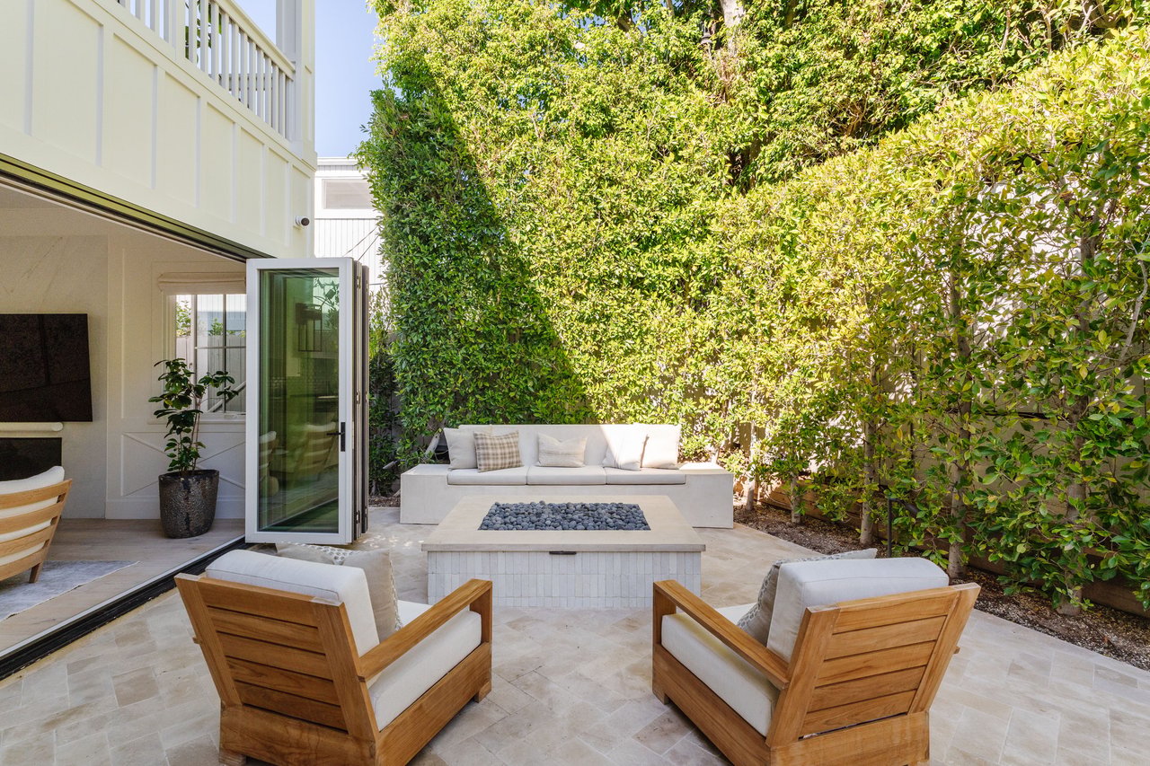 16045 Northfield St, Pacific Palisades 