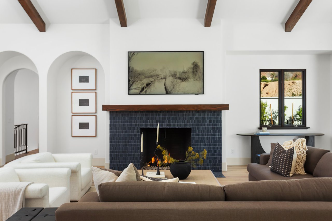 4605 E ROCKRIDGE Road