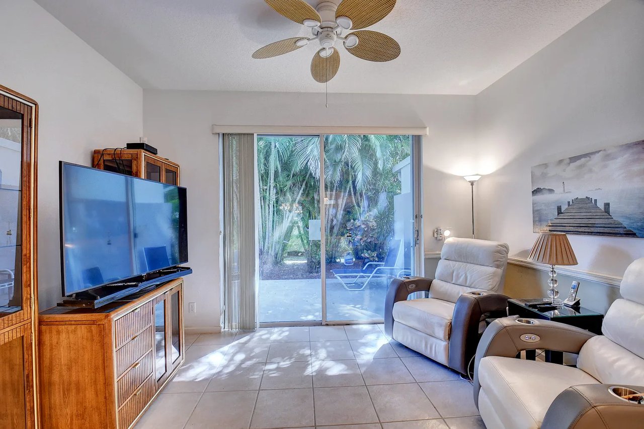 9720 S Crescent View Drive S