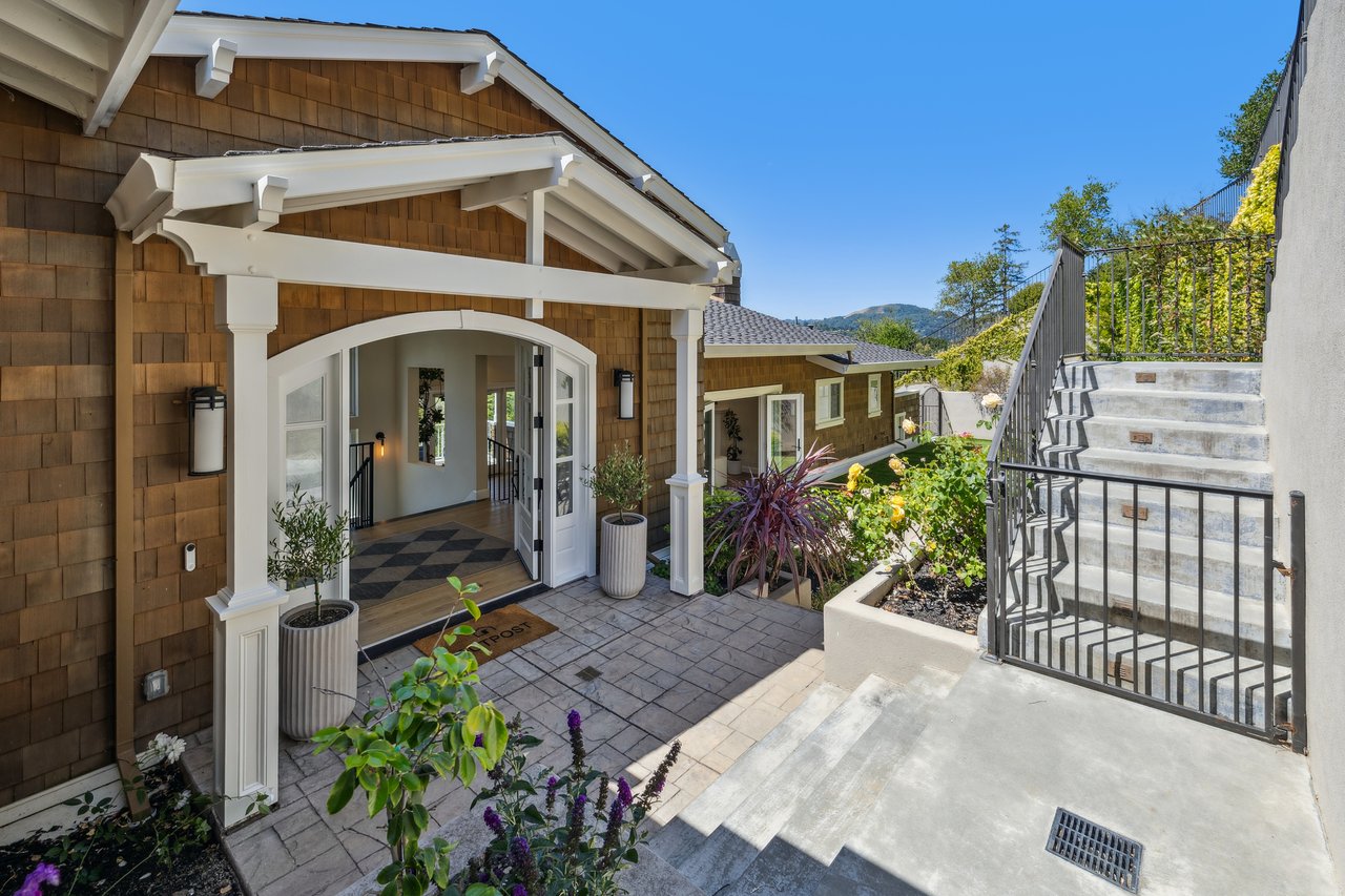 6 Live Oak Way