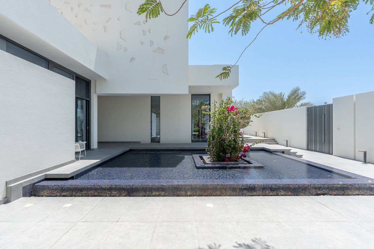Umm Al Sheif Villa
