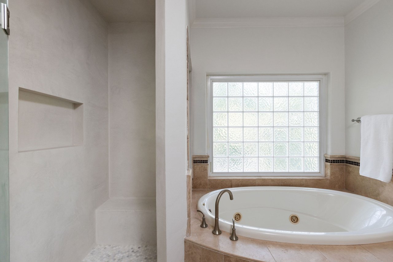 Charming Deep Eddy Retreat in the Heart of Central Austin