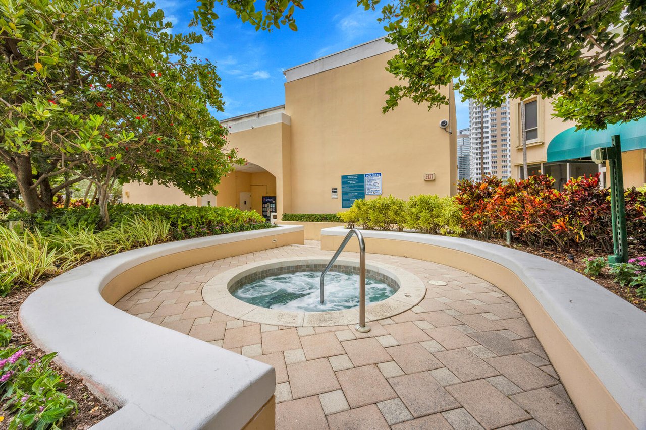 Spacious Rental in Brickell Key