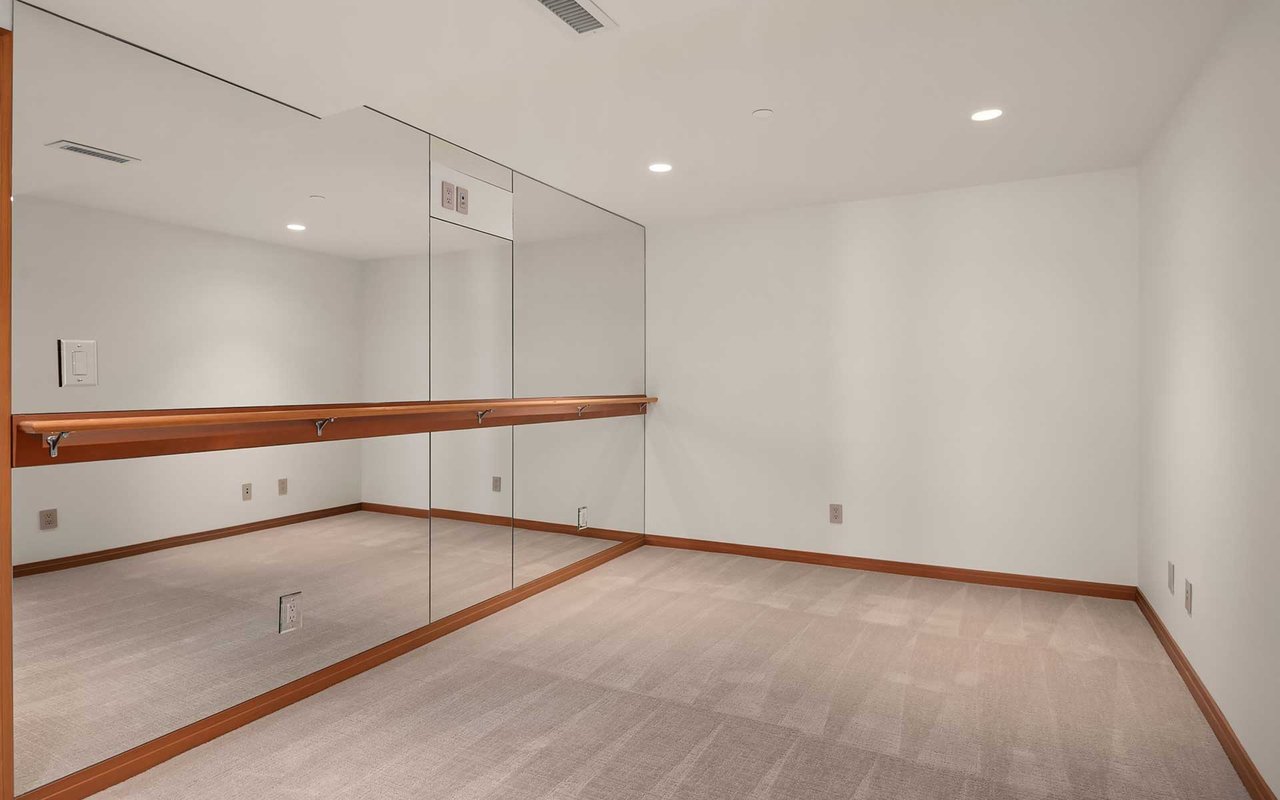 Northwest Contemporary Style on Mercer Island’s Cherished North End