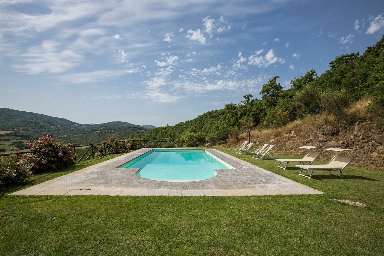 Hill Top Farmhouse with Swimming Pool