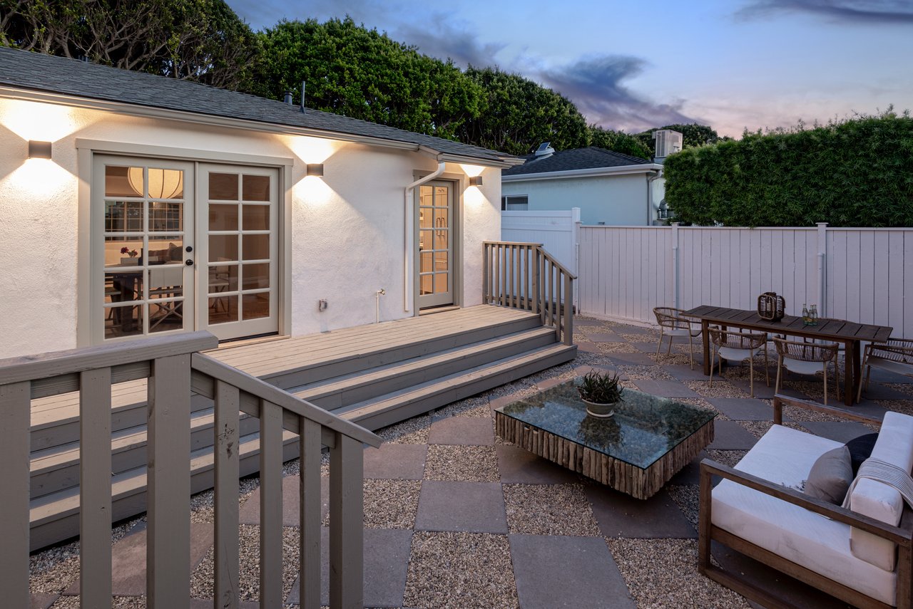 2453 Oak St, Santa Monica