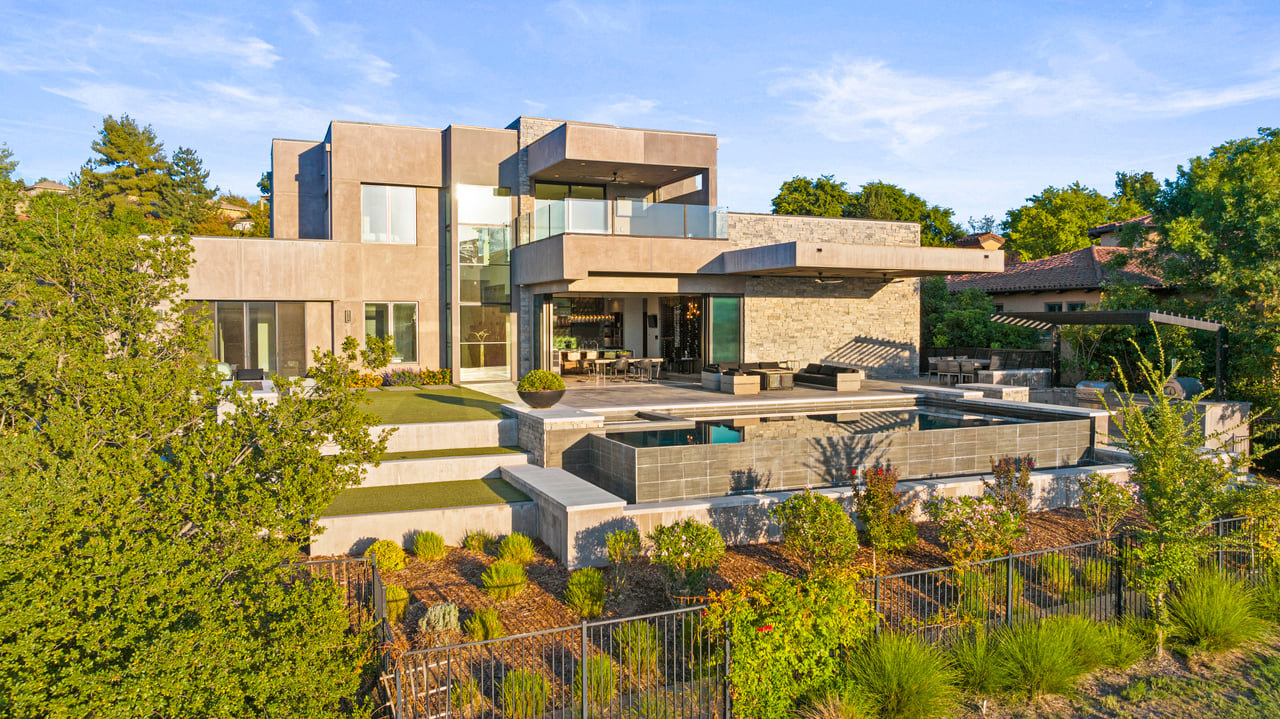 4573 Greenview Drive