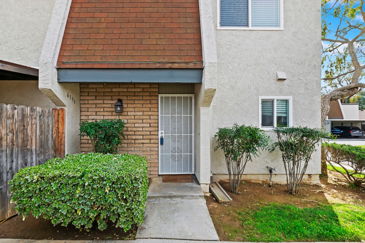 6196 Avenue Juan Diaz
