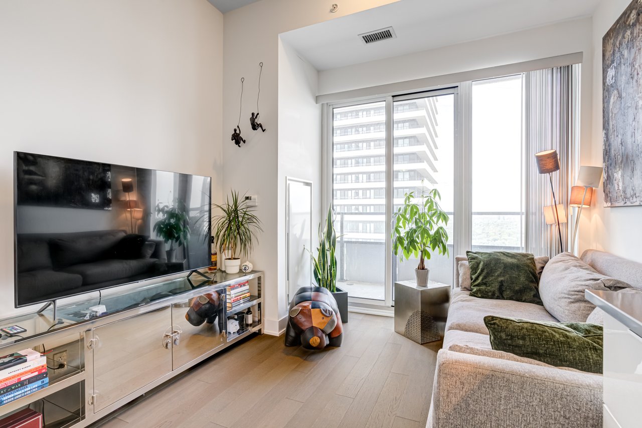 20 Shore Breeze Dr #4302