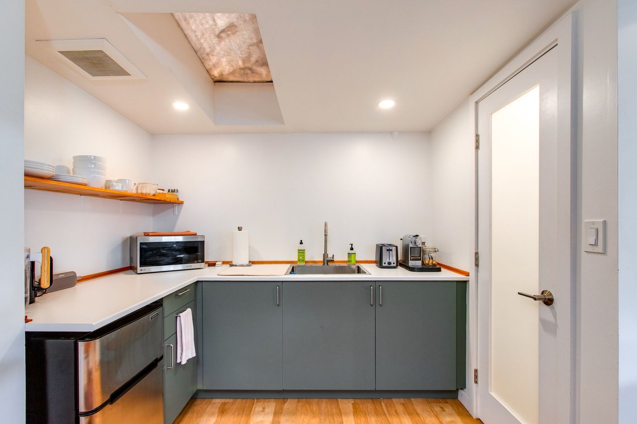 3508 N 62nd Pl - For Lease