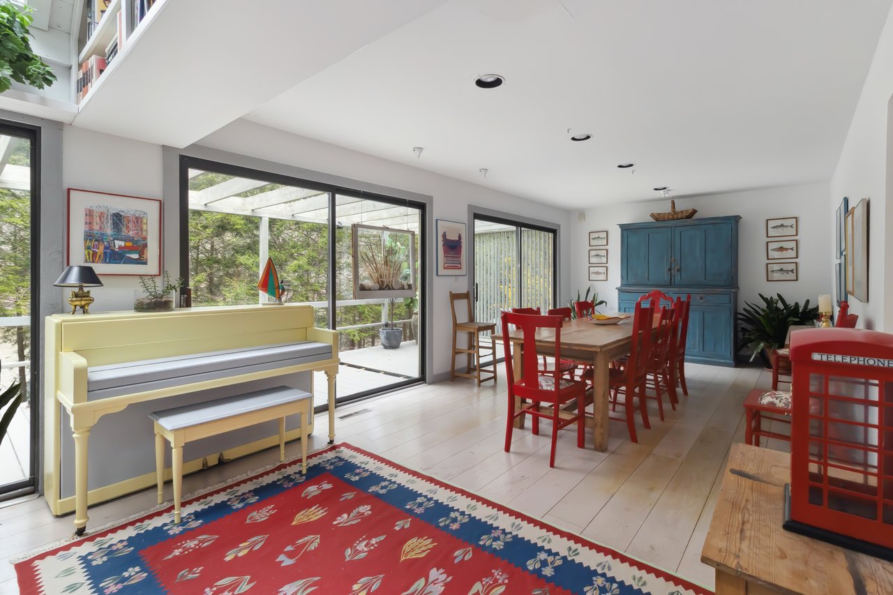 49 Twin Lakes Road
