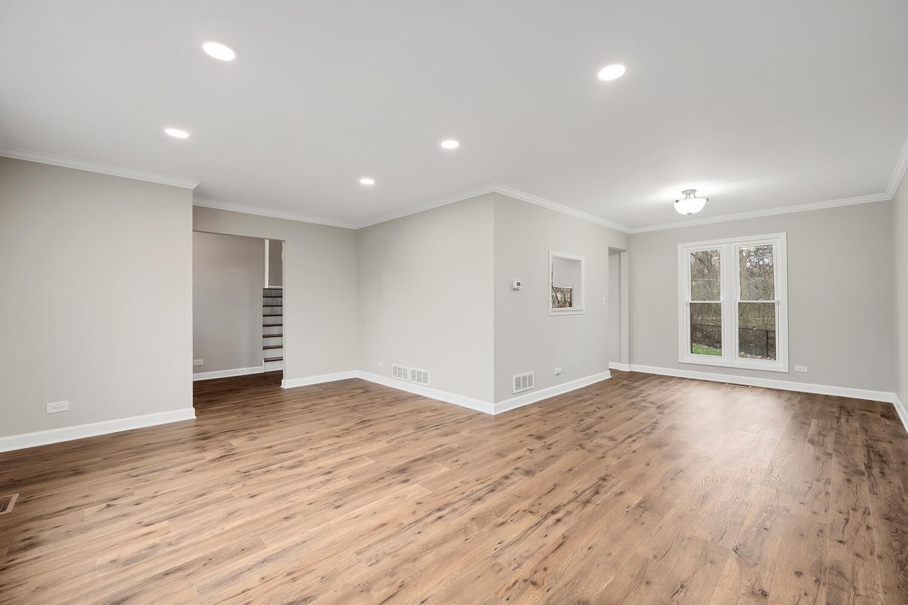 30W243 Wiant Rd, West Chicago – Fully Updated Home in Oak Meadows