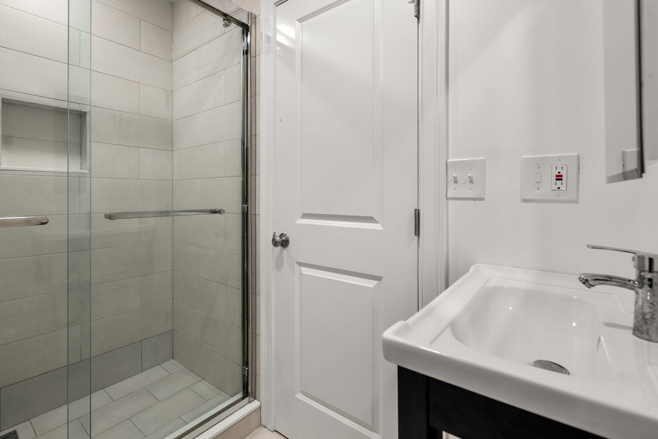 18 Patton Rd, Wellesley