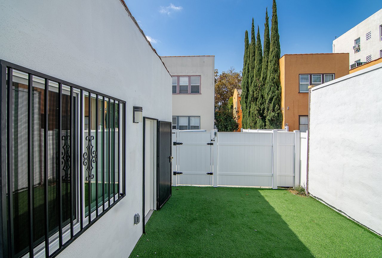 166 3/4 S Sycamore Ave | ADU