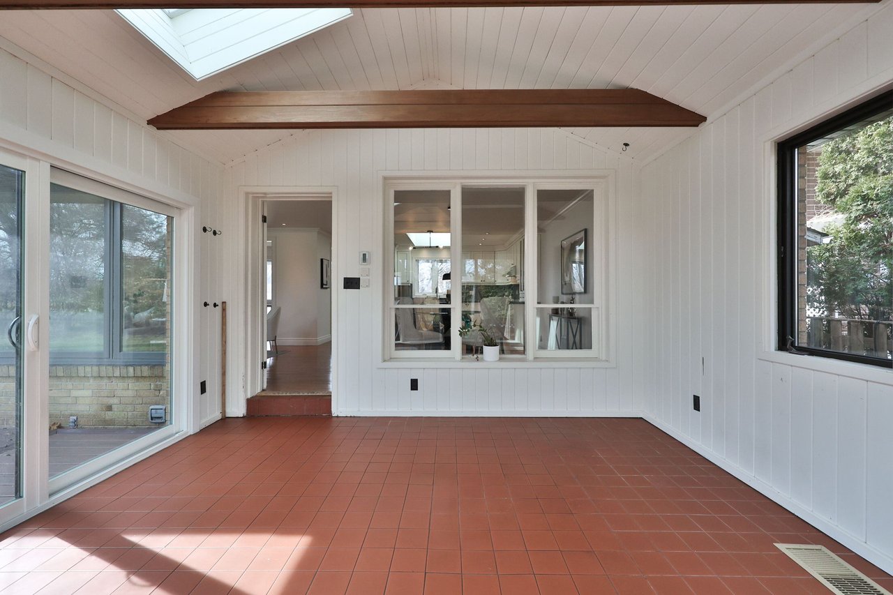 1439 Larchview Trail