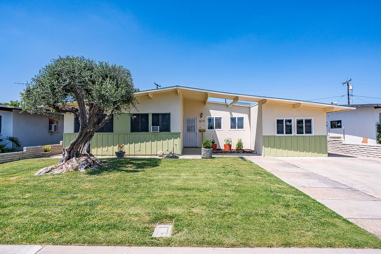 217 N. Curtis Way