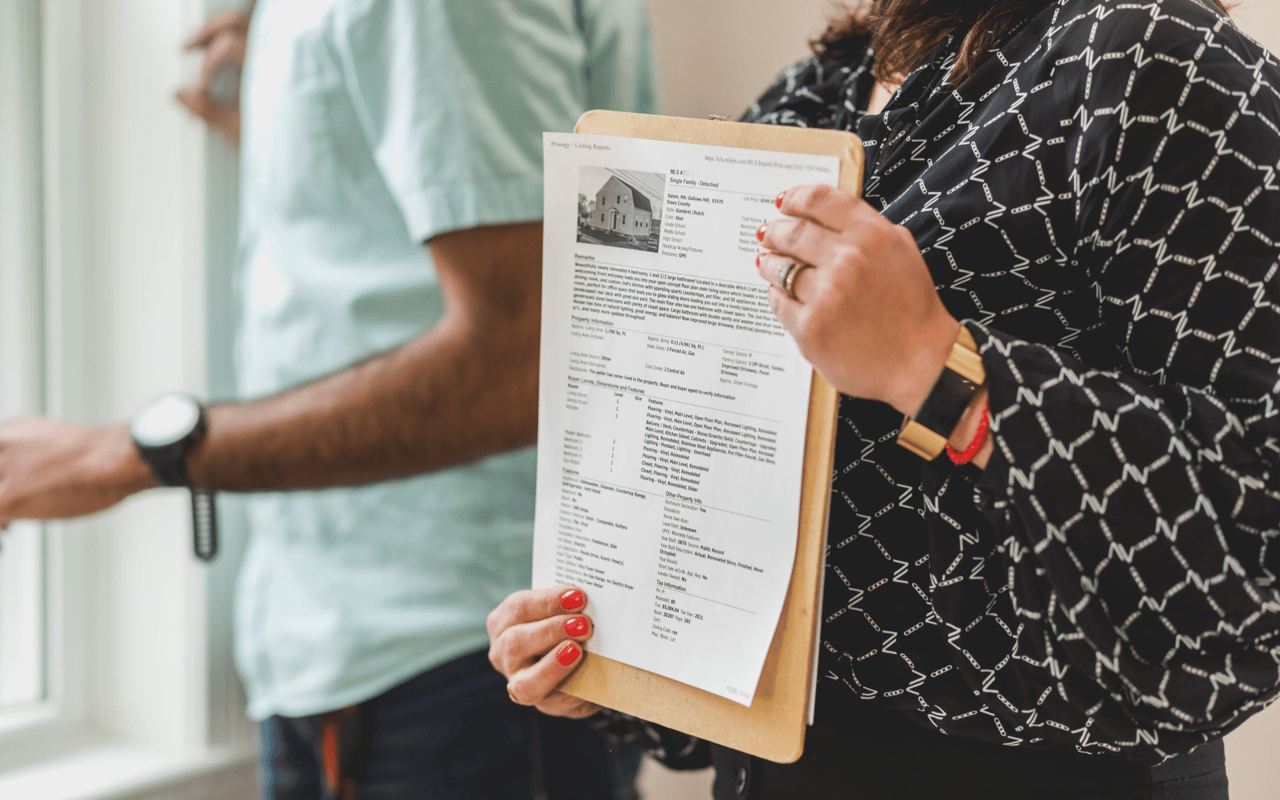 Real Estate 101: What Is the Difference Between Short Sales and Foreclosures?