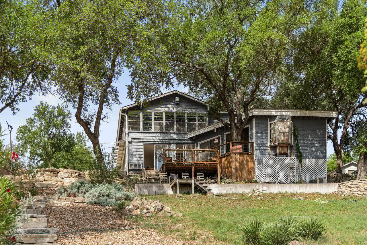 907 Lake Shore Dr.