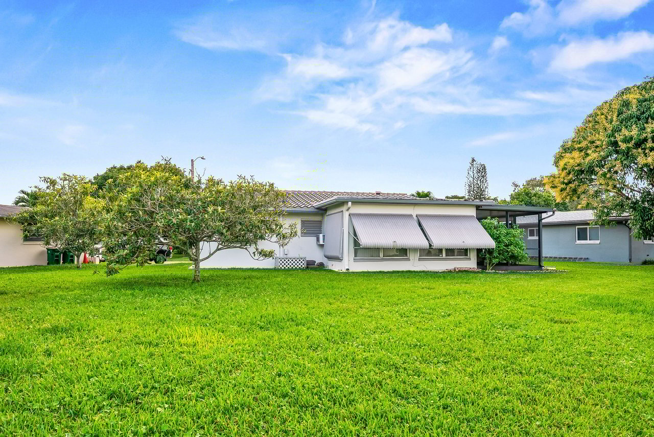 MAINLANDS OF TAMARAC LAKES