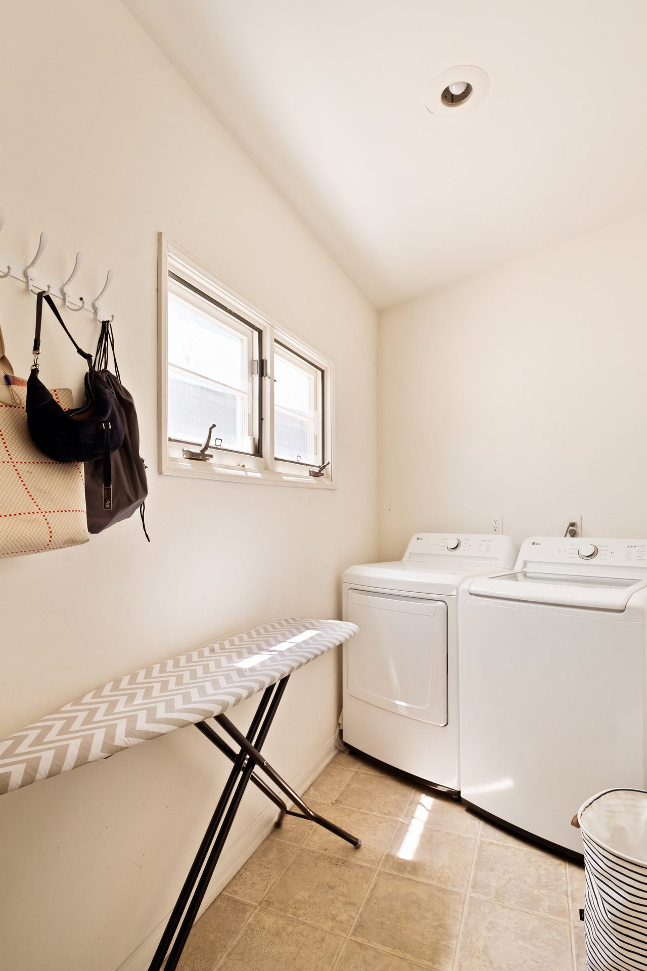 8562 W West Knoll Dr Unit: 5, west hollywood