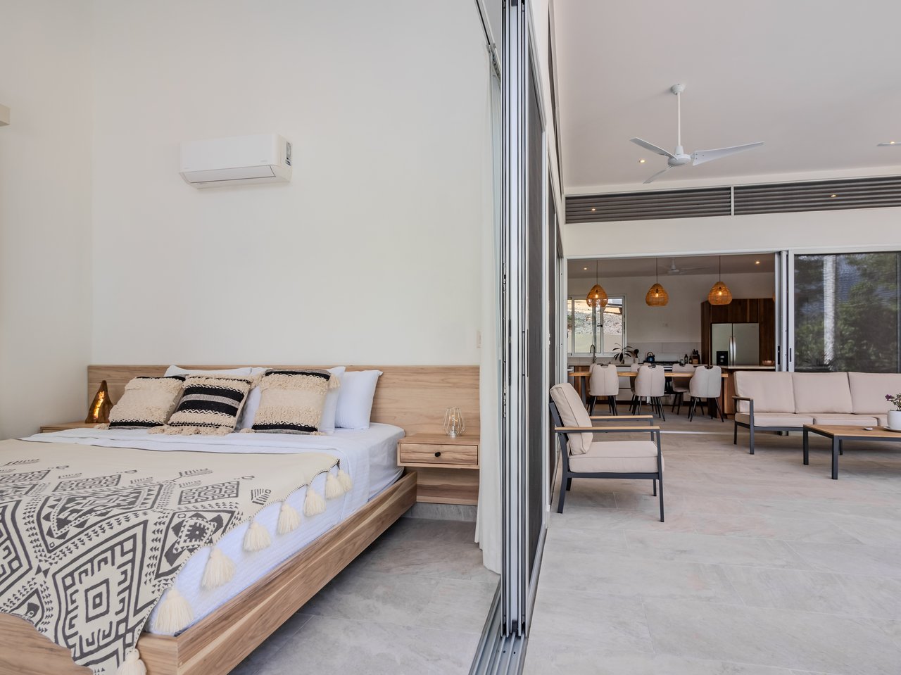 An Exclusive, Sunny Ridge-Top 4-Bed Designer House With Unforgettable Mountain & Jungle Views