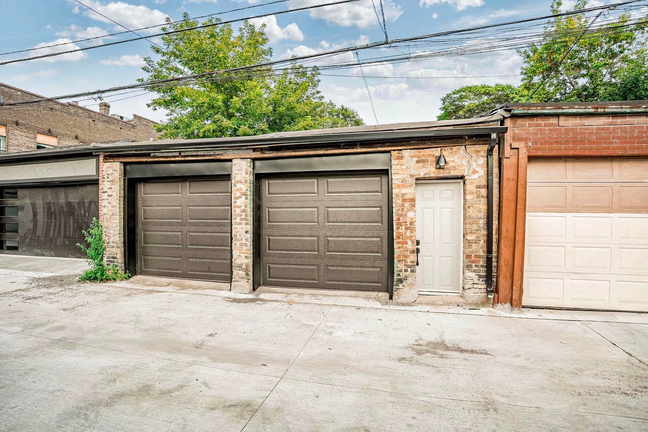 290 Bathurst St