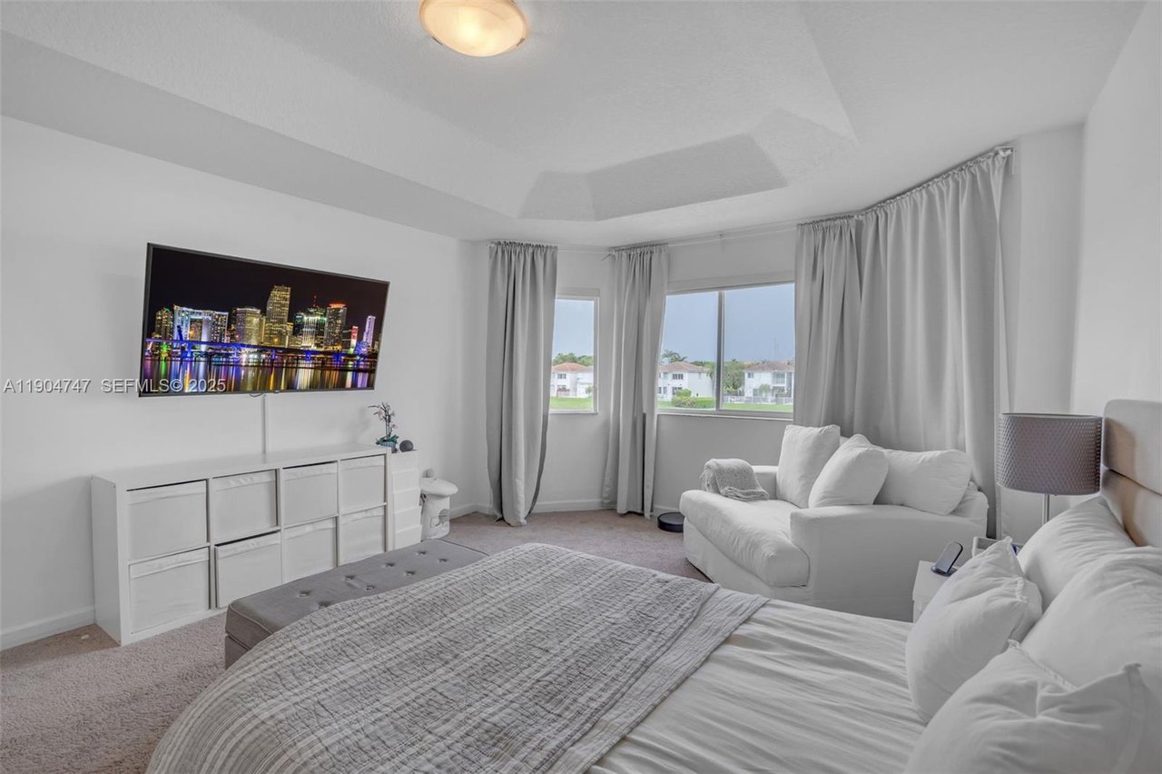 Closed Sale: 11451 NW 68 Terrace, Doral, FL | Beautiful residence in the heart of Doral Isles Sold