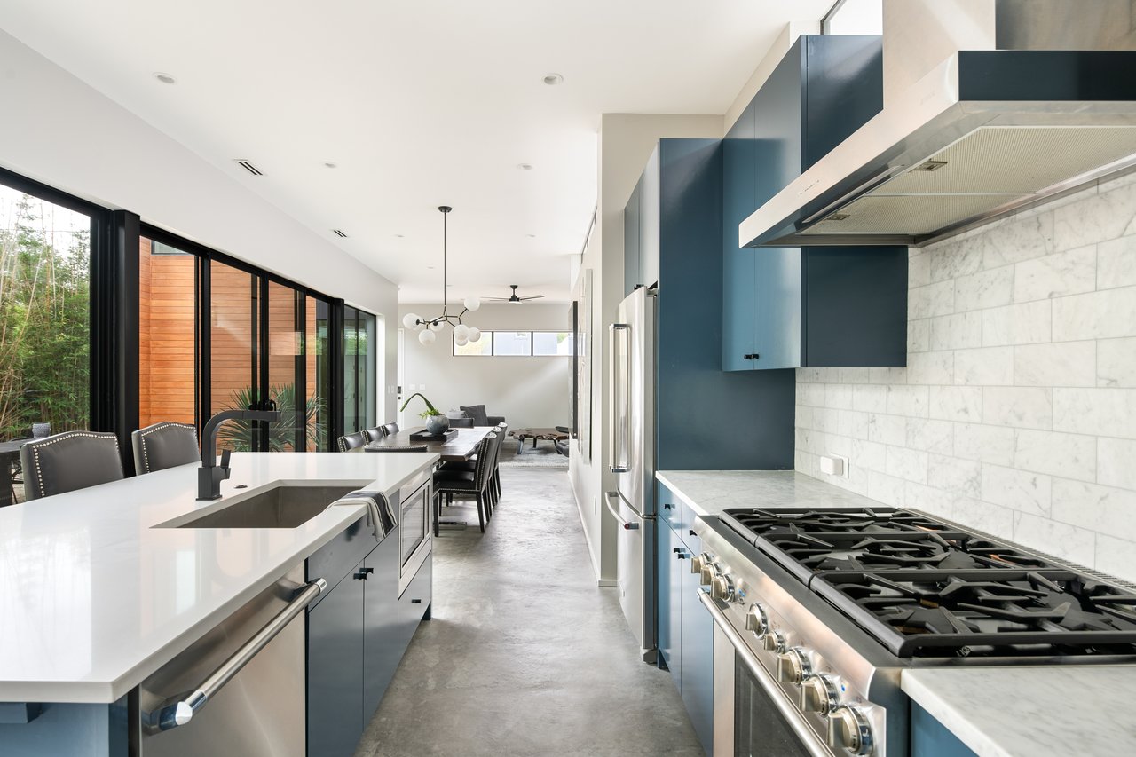 404 W Milton