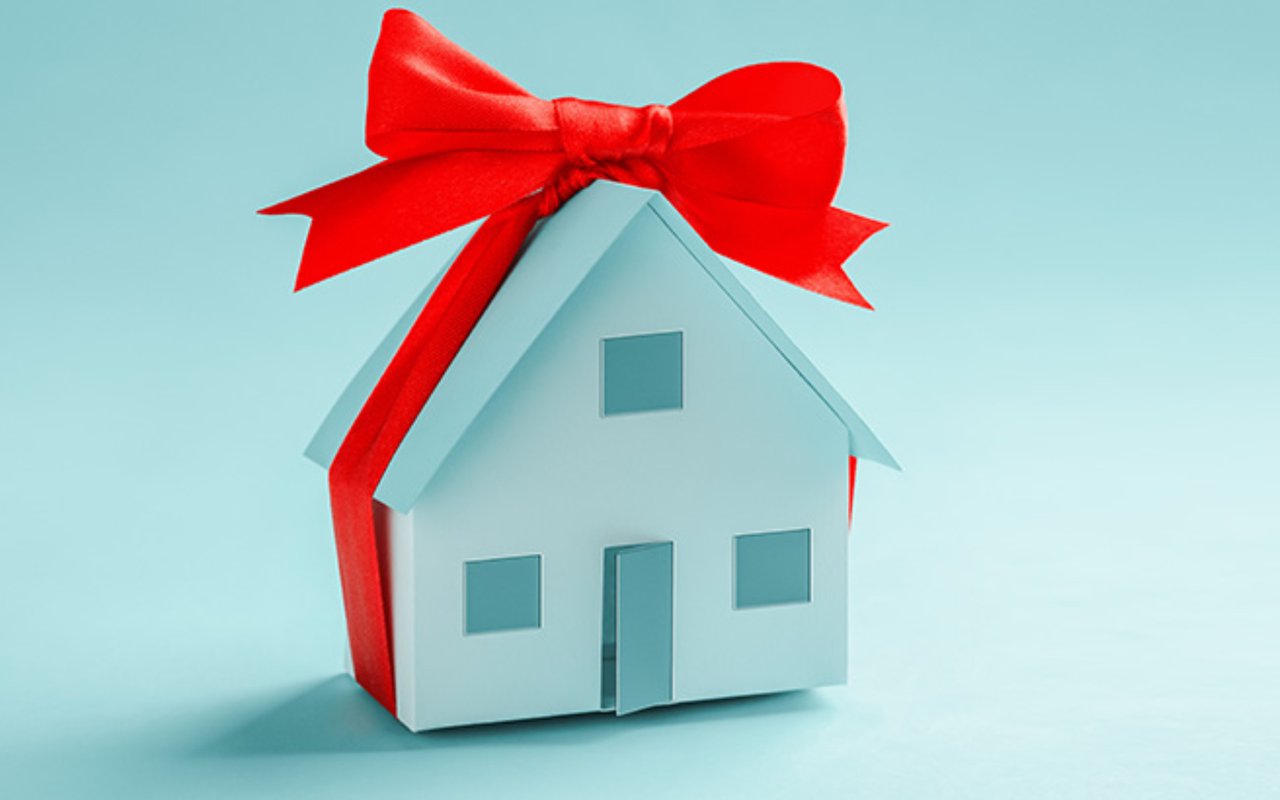 Should I Sell My Home Over the Holidays?