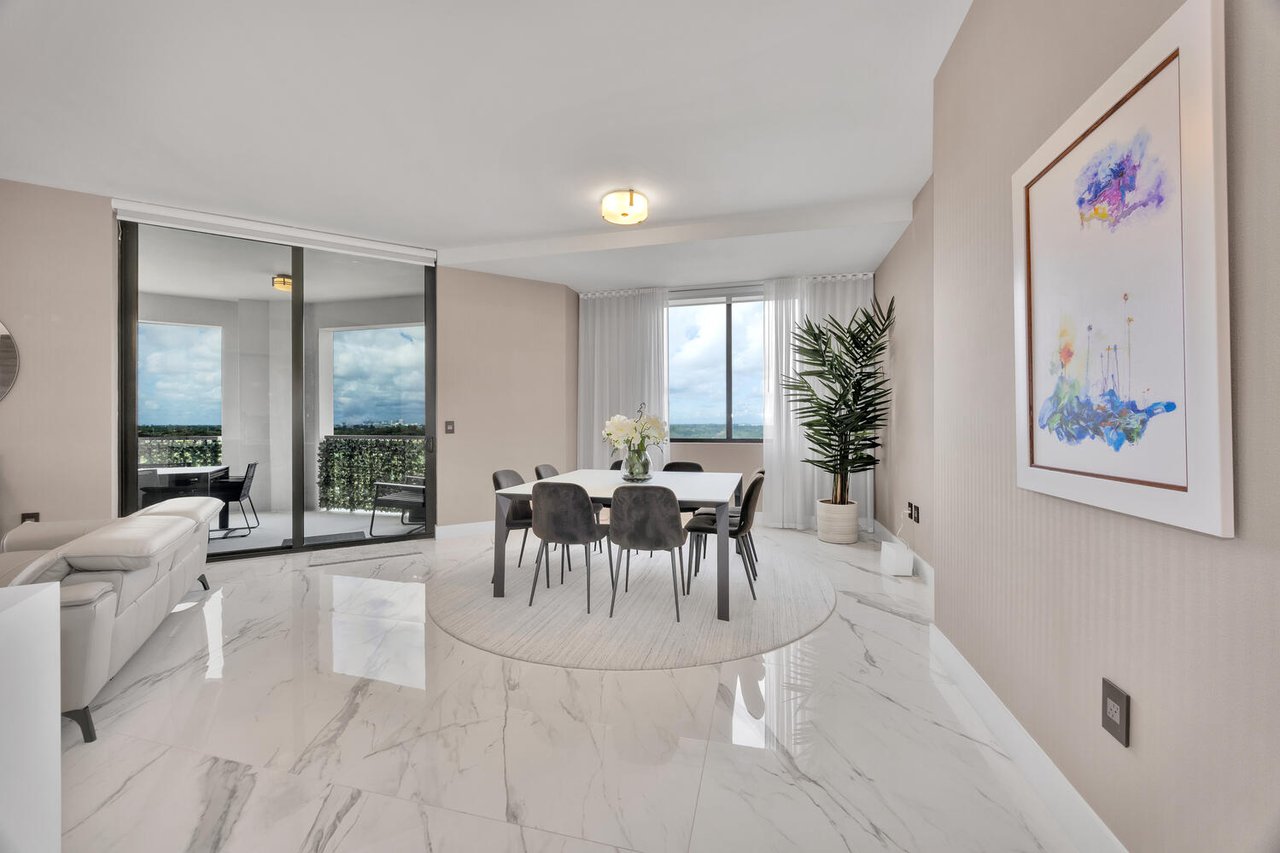 Exceptional Lower Penthouse Corner Unit in The City Beautiful