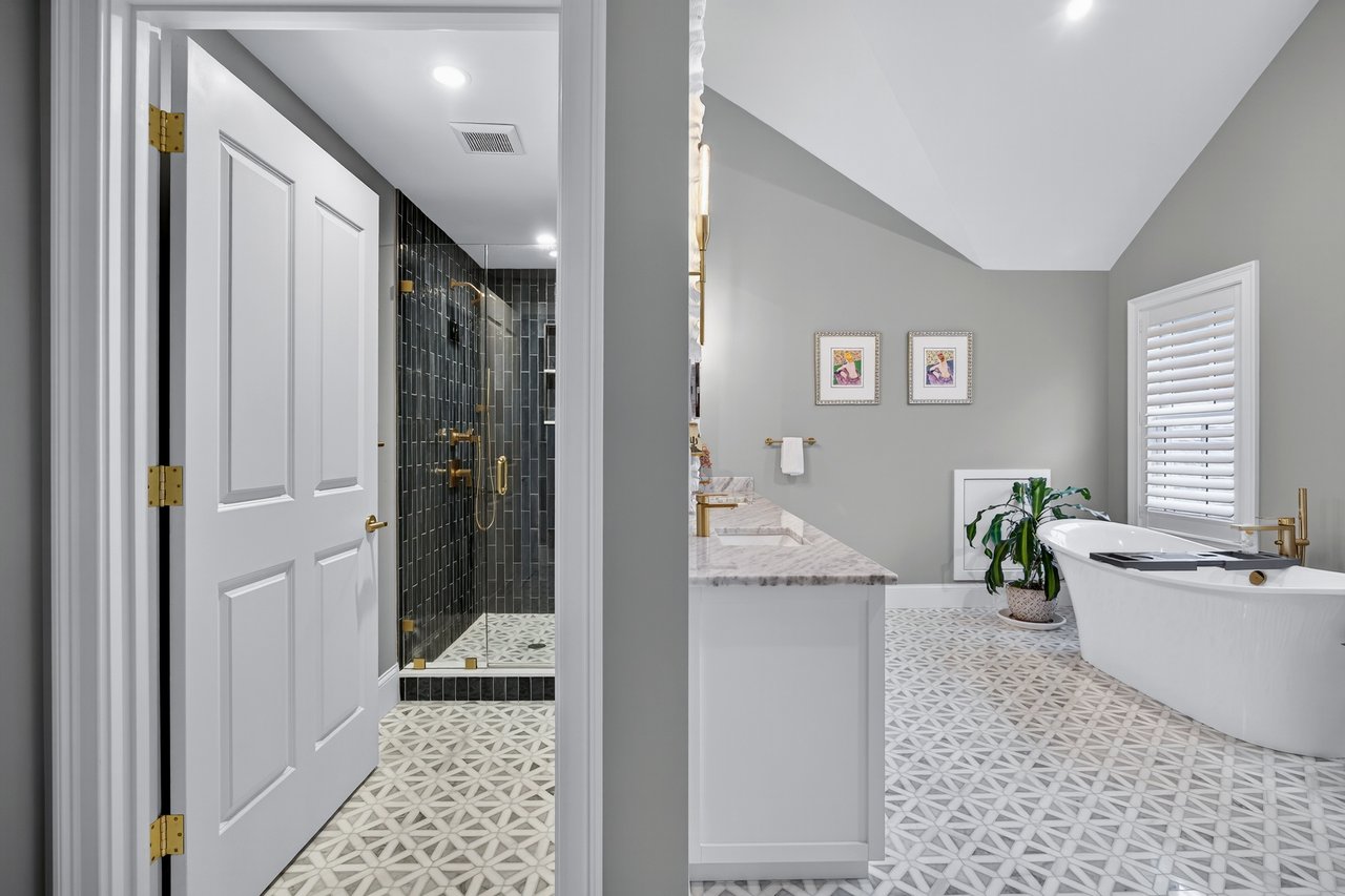 A Turnkey Seapuit Offering in Osterville