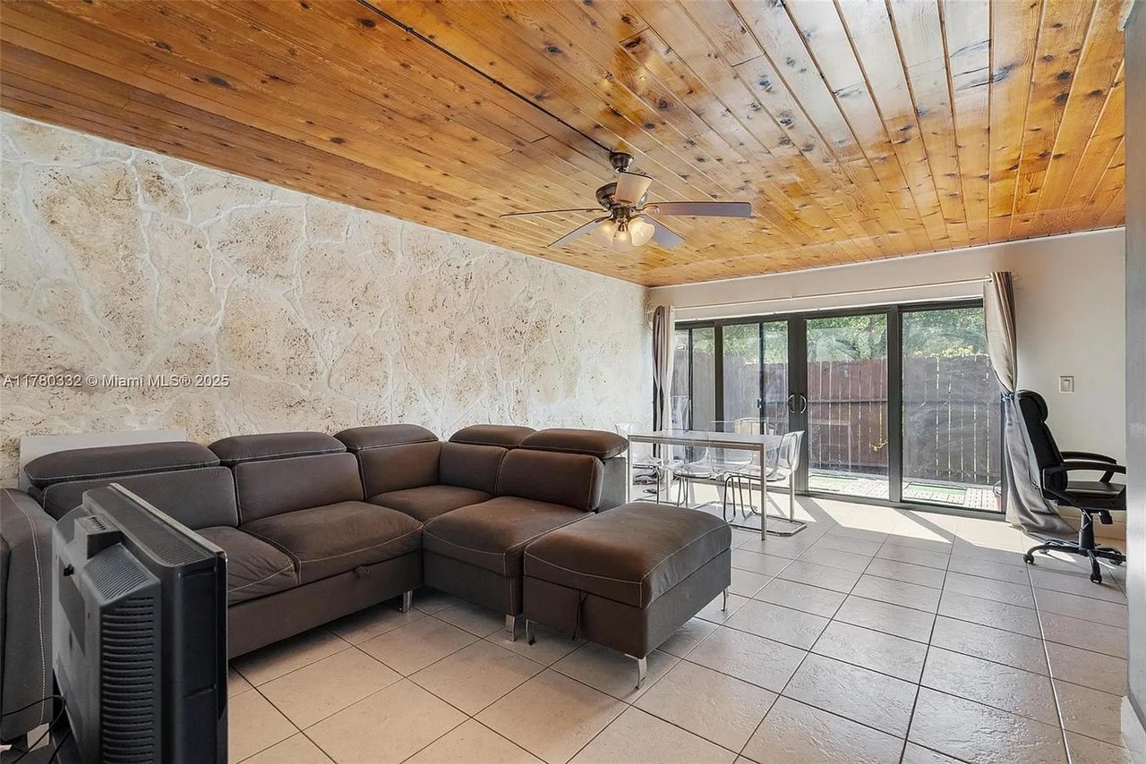 3200 NW 5th Ter Apt 33