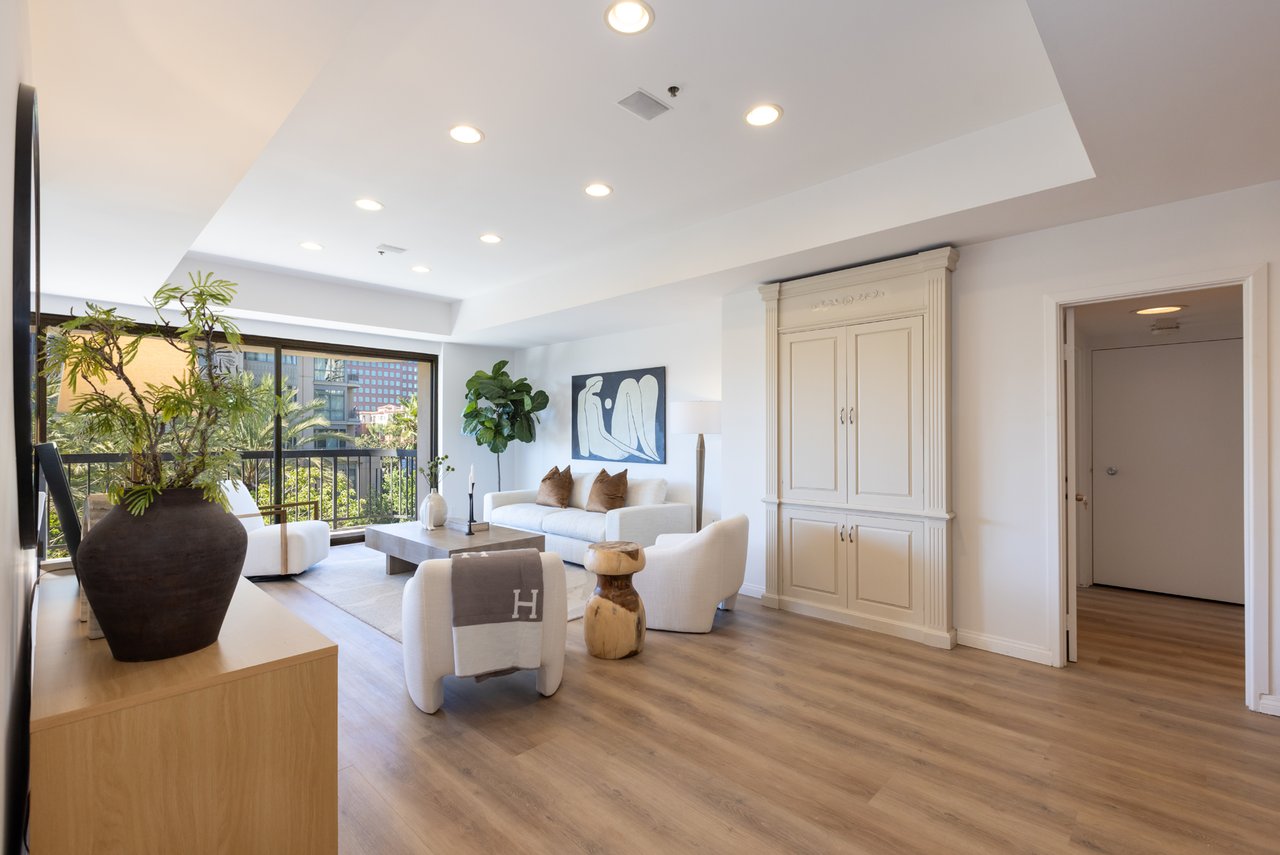 10790 Wilshire Blvd #301, Westwood