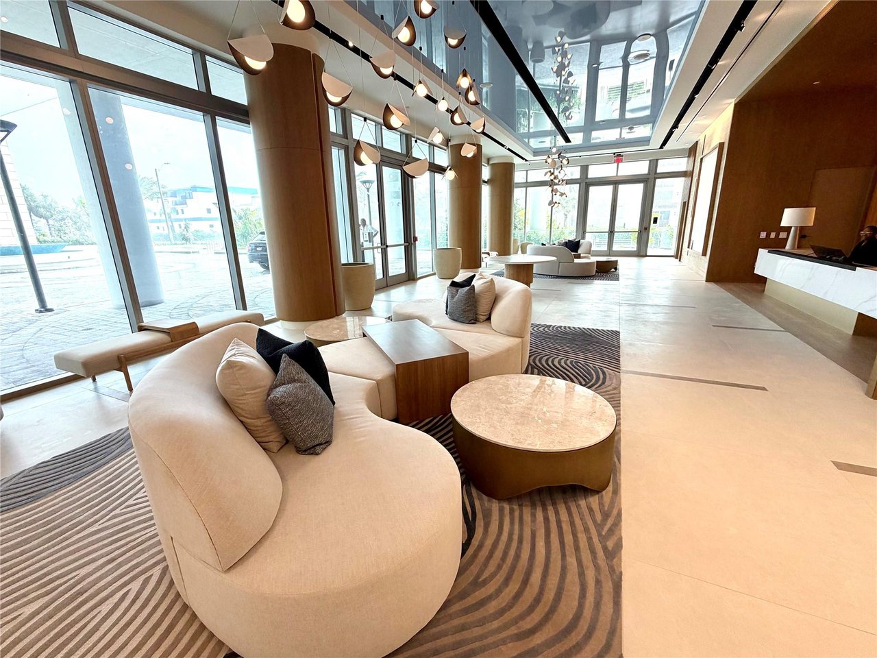 153 N Seabreeze blvd S-2101