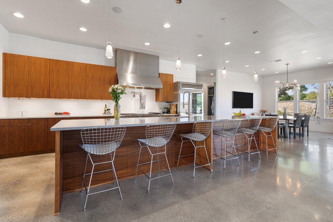 4813 Twin Acres Road