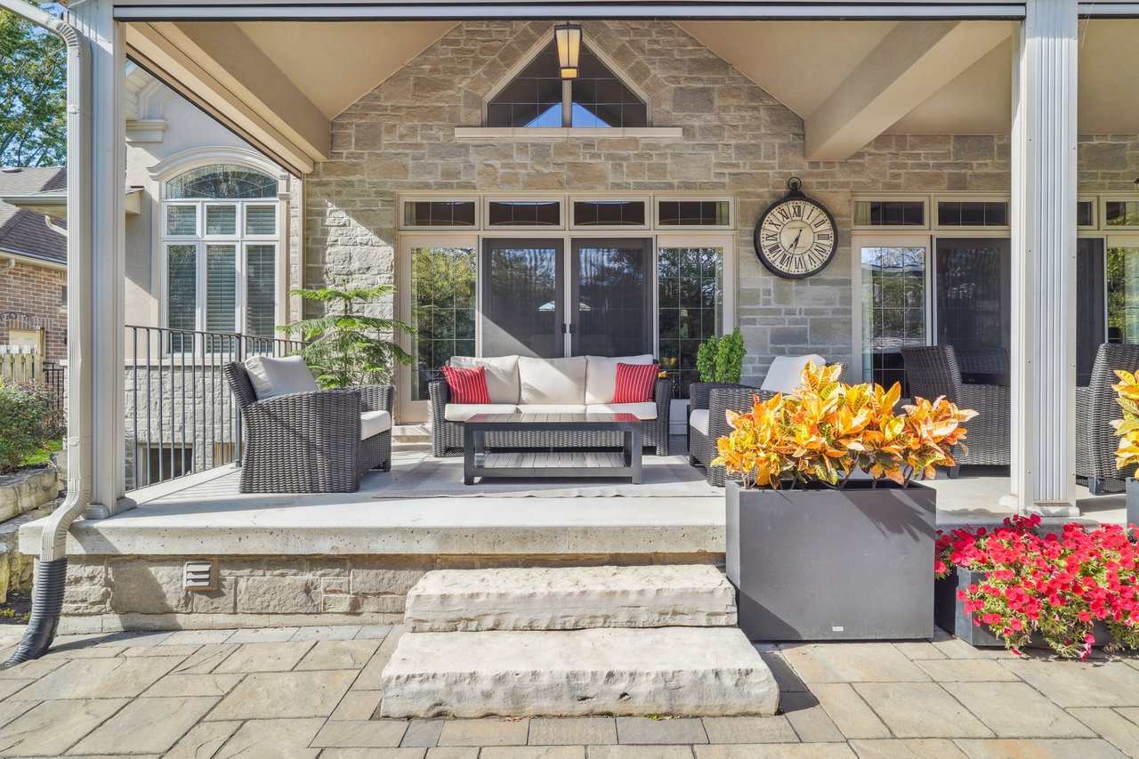 Show-stopping luxury in the heart of Southwest Oakville