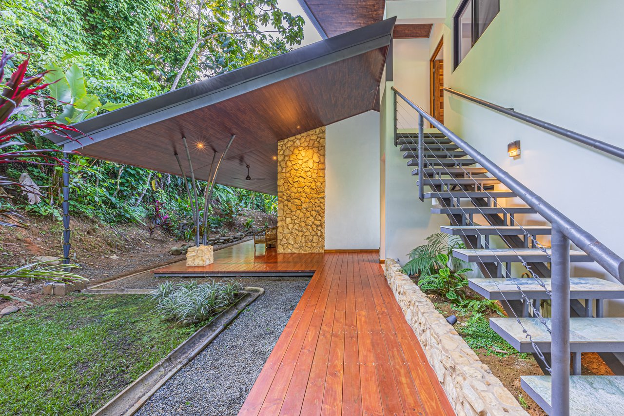 Beautiful Ocean View Casa Espiritu de la Jungla in Ojochal.  Accepting Bitcoin!