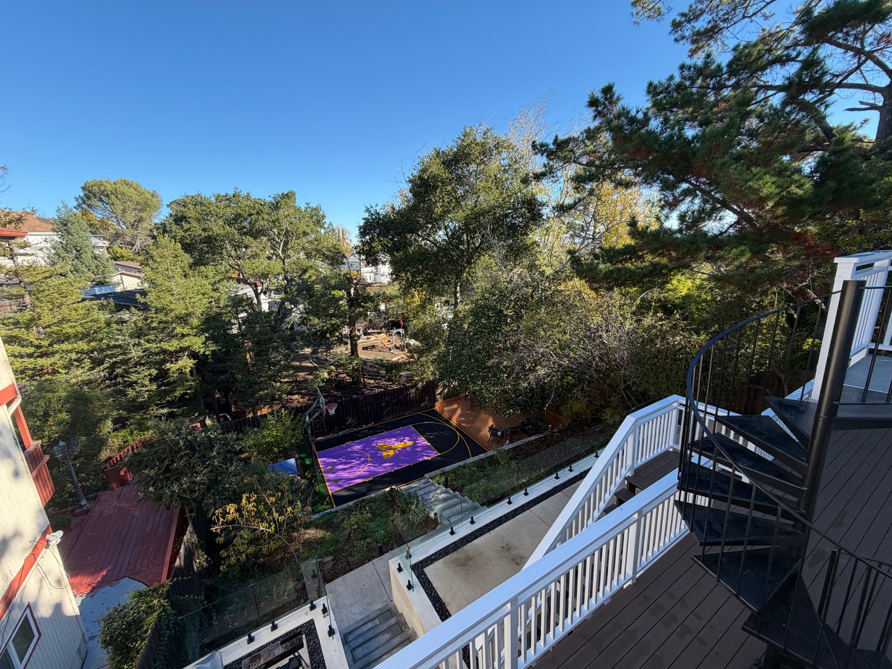 1081 Sunset Dr San Carlos