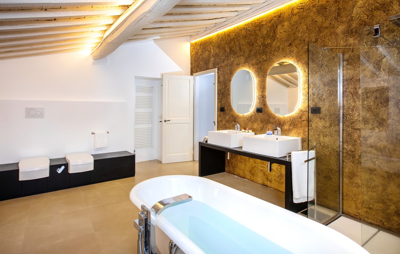 Country Luxury Home For Rent in Valdorcia