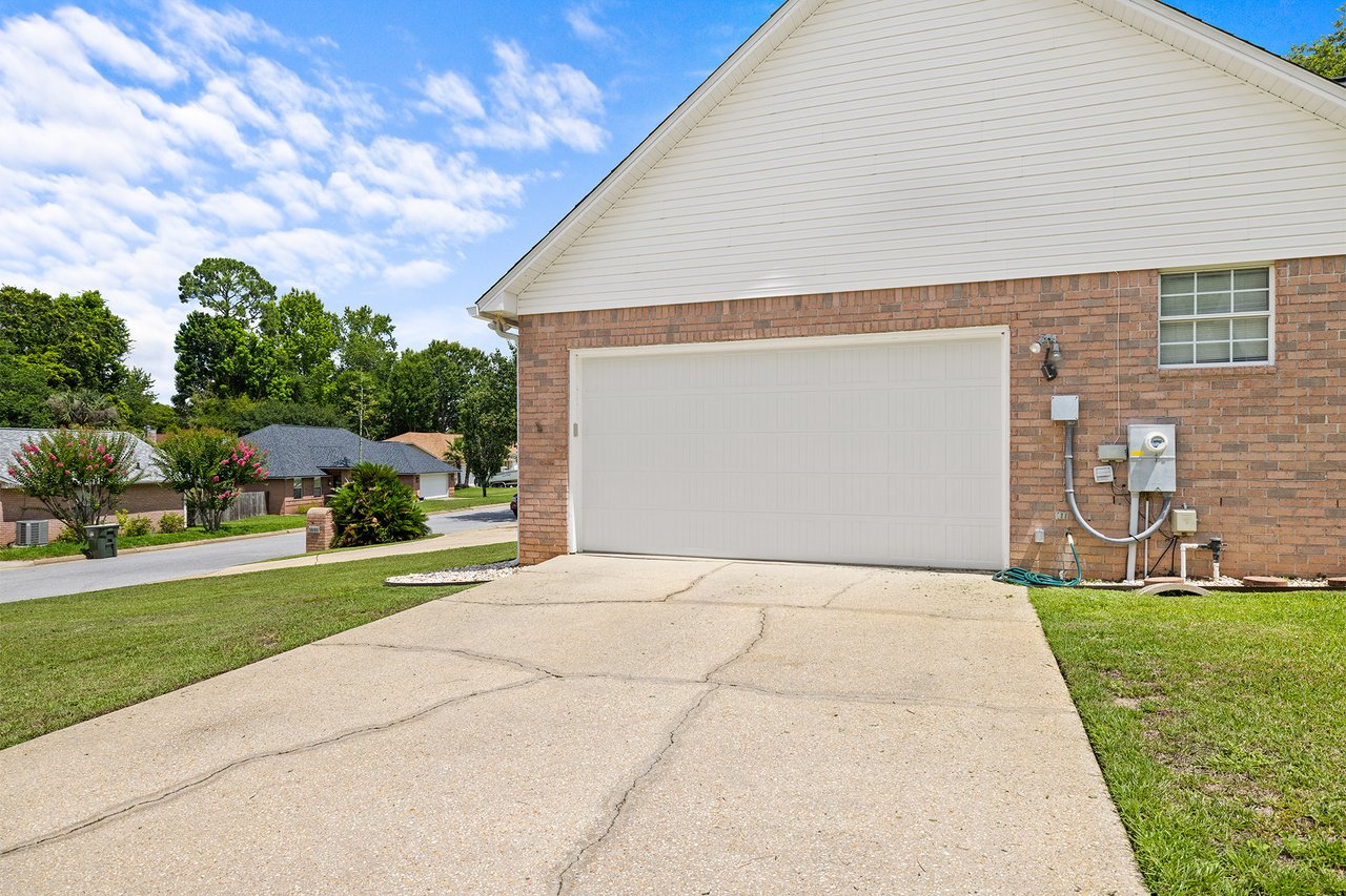 9800 Sourwood Court