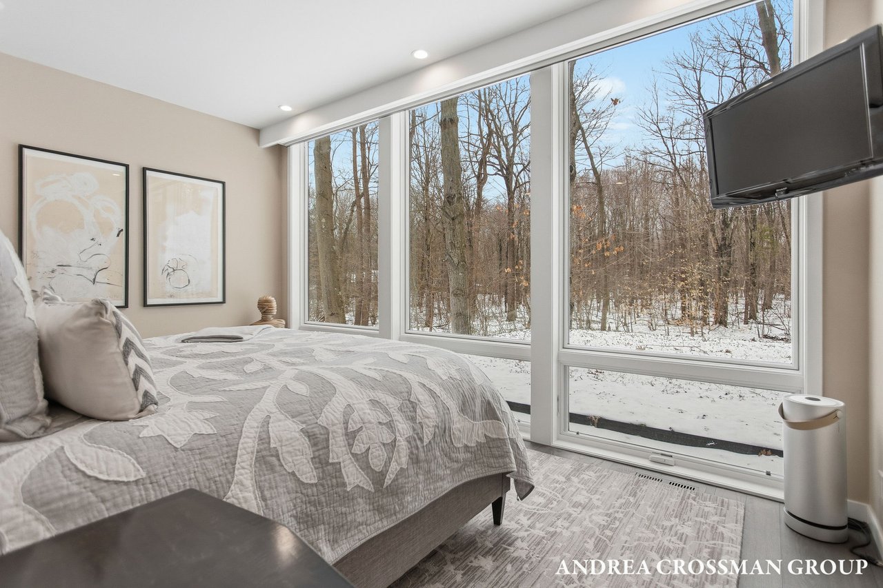 6919 Bendemeer Drive