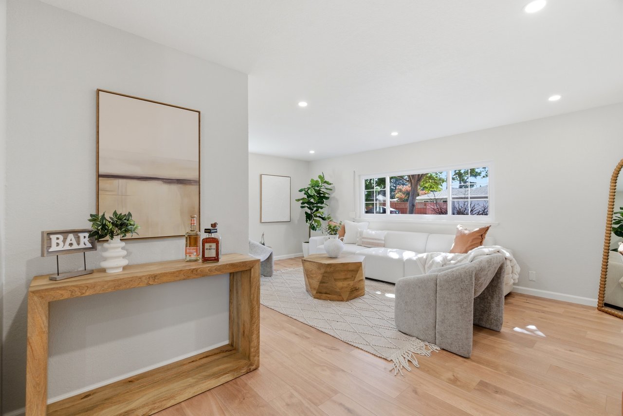 972 Emerald Way